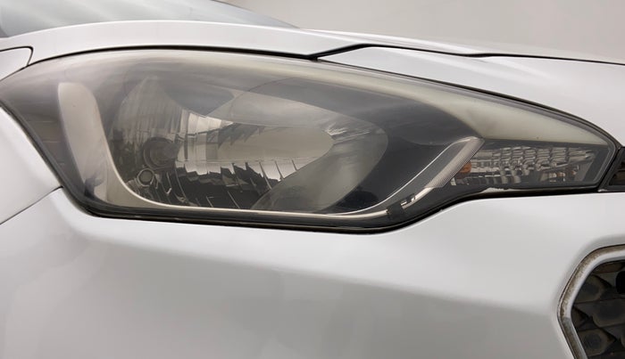 2016 Hyundai Elite i20 SPORTZ 1.2, Petrol, Manual, 1,30,162 km, Right headlight - Faded