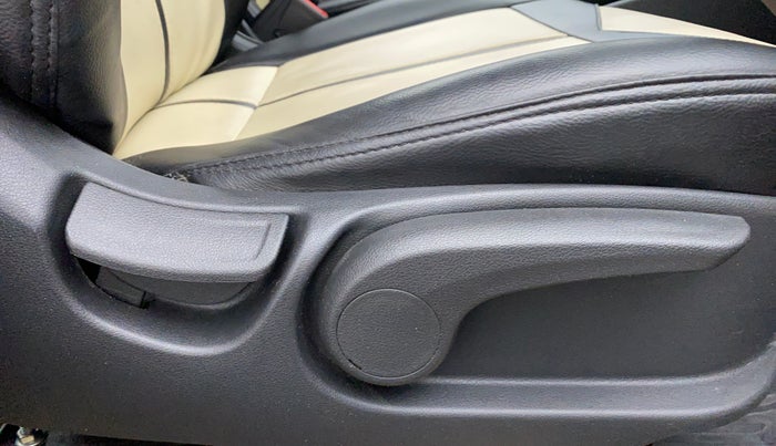 2018 Hyundai Verna 1.6 CRDI SX + AT, Diesel, Automatic, 58,237 km, Driver Side Adjustment Panel
