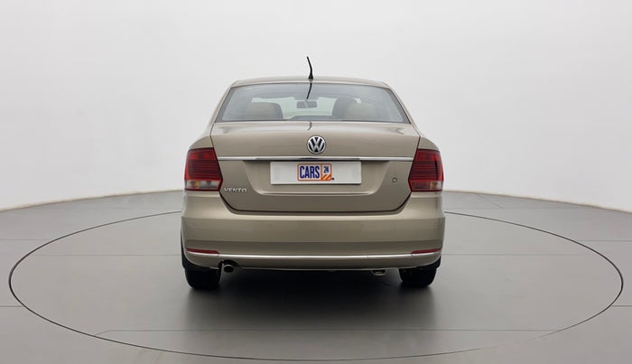 2015 Volkswagen Vento HIGHLINE 1.6 MPI, Petrol, Manual, 71,902 km, Back/Rear