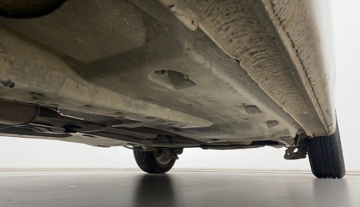 2015 Volkswagen Vento HIGHLINE 1.6 MPI, Petrol, Manual, 71,902 km, Right Side Underbody