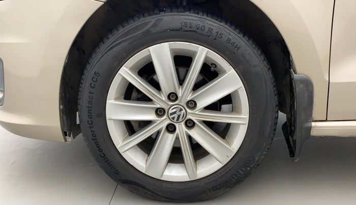 2015 Volkswagen Vento HIGHLINE 1.6 MPI, Petrol, Manual, 71,902 km, Left Front Wheel