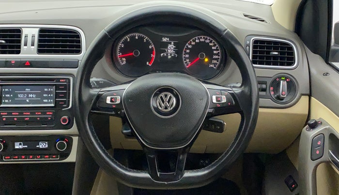 2015 Volkswagen Vento HIGHLINE 1.6 MPI, Petrol, Manual, 71,902 km, Steering Wheel Close Up
