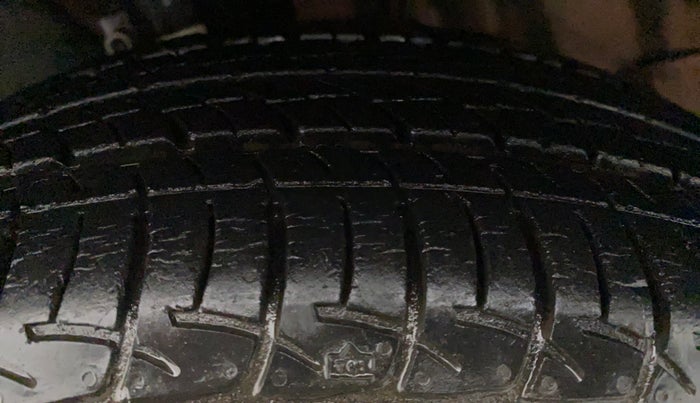 2016 Volkswagen Polo HIGHLINE1.2L, Petrol, Manual, 8,593 km, Right Rear Tyre Tread