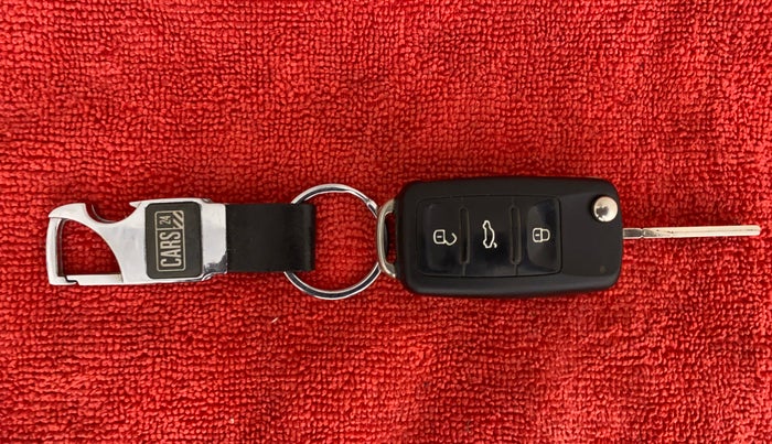 2016 Volkswagen Polo HIGHLINE1.2L, Petrol, Manual, 8,593 km, Key Close Up