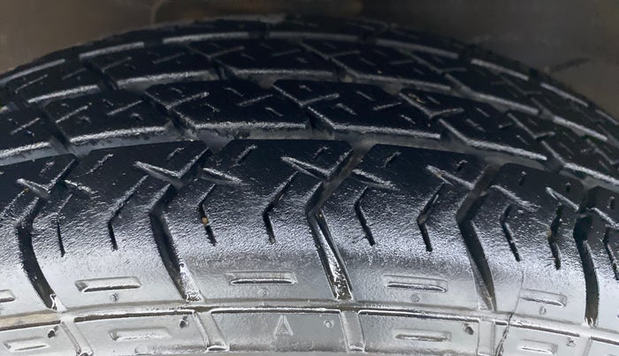2019 Maruti Eeco 5 STR WITH AC PLUSHTR, Petrol, Manual, 5,172 km, Left Front Tyre Tread