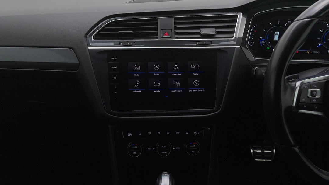 2018 Volkswagen Tiguan 162 Tsi Highline, Automatic, 111026 km, Center Console