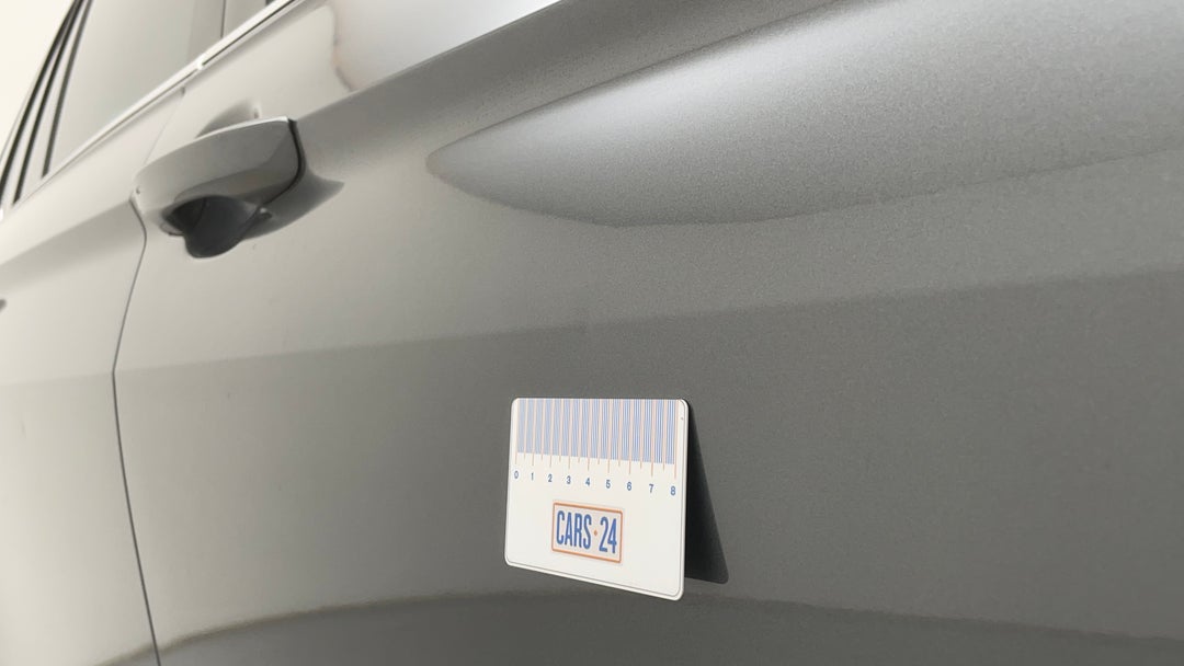 2018 Volkswagen Tiguan 162 Tsi Highline, Automatic, 111026 km, Doors Front RHS Dent