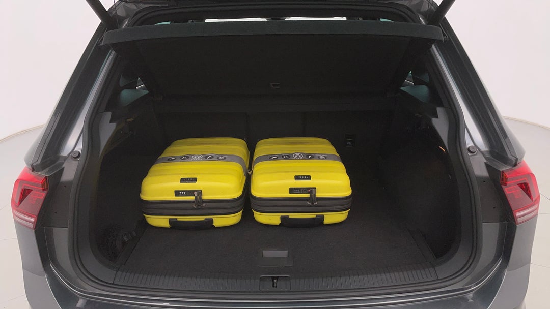 2018 Volkswagen Tiguan 162 Tsi Highline, Automatic, 111026 km, Boot Inside View with Luggage
