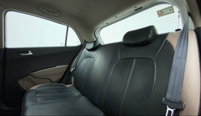 2015 Hyundai Grand i10 ASTA AT 1.2 KAPPA VTVT, Petrol, Automatic, 77,395 km, Right Side Rear Door Cabin