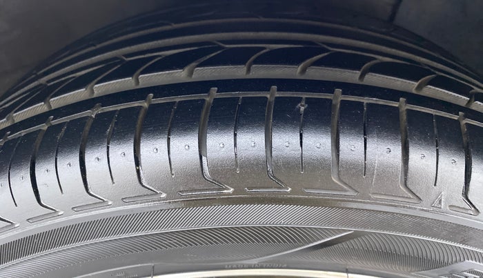 2018 Hyundai Verna 1.6 CRDI SX, Diesel, Manual, 94,772 km, Right Front Tyre Tread