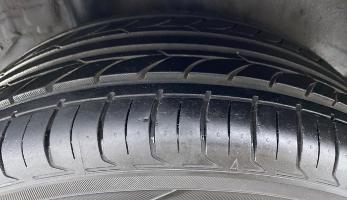 2018 Hyundai Verna 1.6 CRDI SX, Diesel, Manual, 94,772 km, Right Rear Tyre Tread