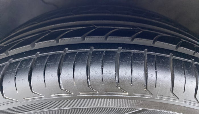 2018 Hyundai Verna 1.6 CRDI SX, Diesel, Manual, 94,772 km, Left Front Tyre Tread