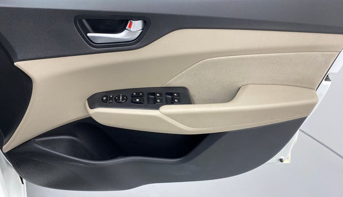 2018 Hyundai Verna 1.6 CRDI SX, Diesel, Manual, 94,772 km, Driver Side Door Panels Control