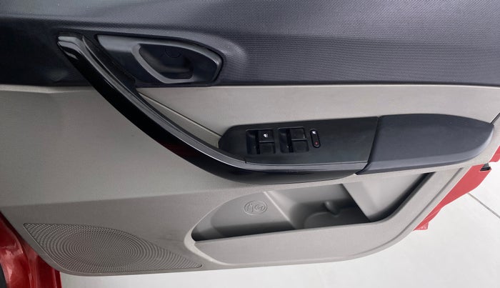2019 Tata Tiago XT 1.2 REVOTRON, Petrol, Manual, 34,873 km, Driver Side Door Panels Control