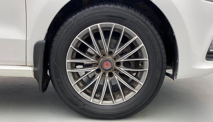2014 Volkswagen Polo COMFORTLINE 1.2L PETROL, Petrol, Manual, 60,976 km, Right Front Wheel