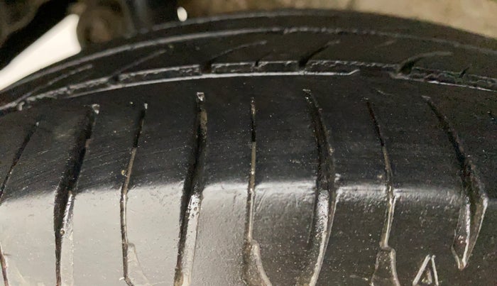 2012 Maruti Wagon R 1.0 VXI, Petrol, Manual, 82,299 km, Right Rear Tyre Tread