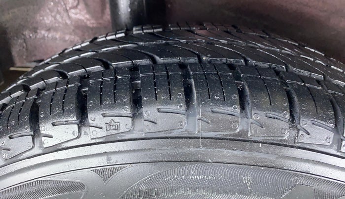 2017 Honda City V MT PETROL, Petrol, Manual, 26,466 km, Right Rear Tyre Tread