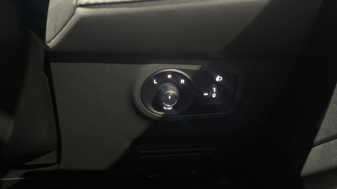 2020 MG Zst Excite, Automatic, 16619 km, Utility Switches/Buttons