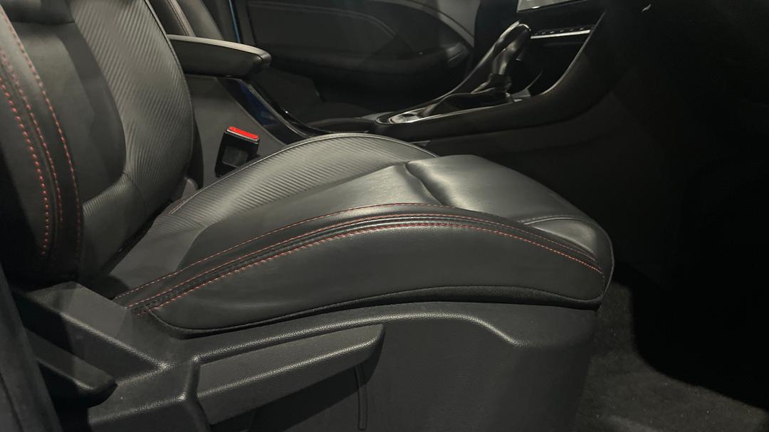 2020 MG Zst Excite, Automatic, 16619 km, Drivers Side Adjustment Panel