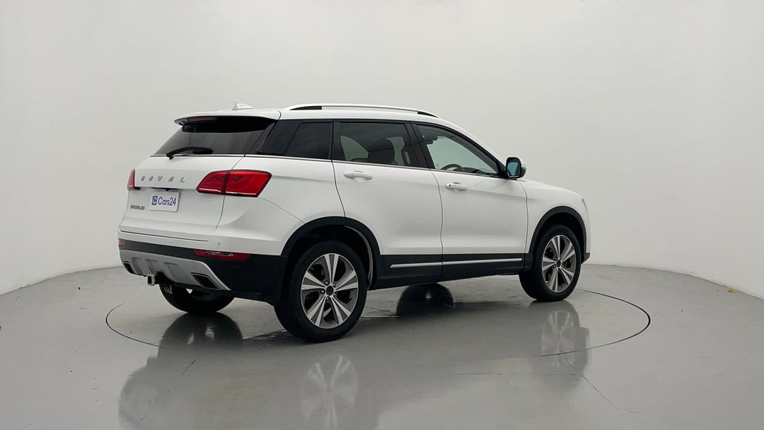 Right Back Diagonal (45- Degree) View