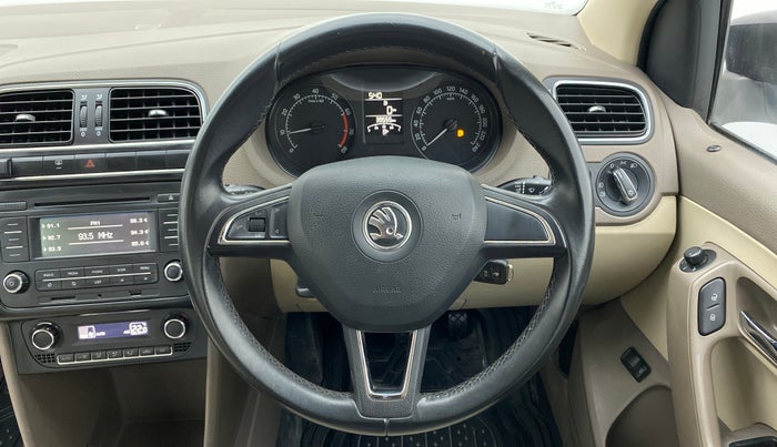 2015 Skoda Rapid ELEGANCE 1.6 MPFI MT, Petrol, Manual, 39,554 km, Steering Wheel Close Up