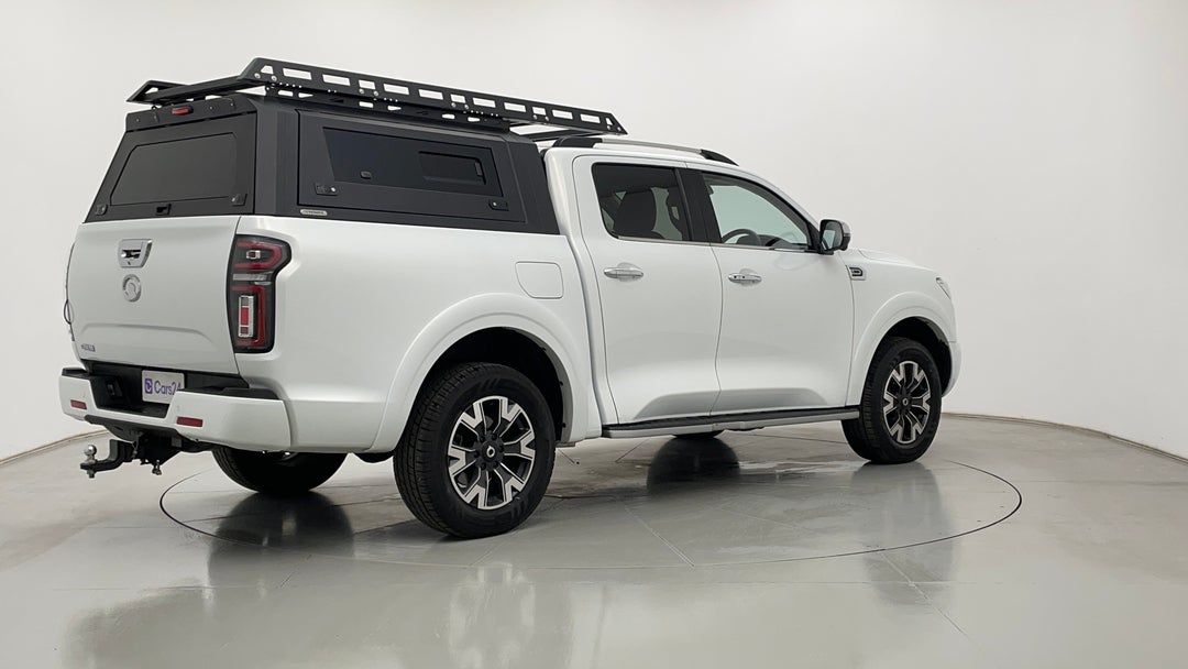 Right Back Diagonal (45- Degree) View