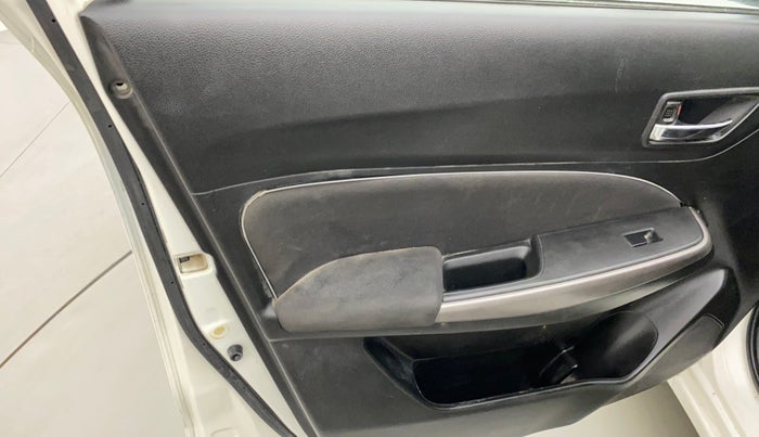 2022 Maruti Swift ZXI PLUS, Petrol, Manual, 24,626 km, Front passenger door - Trim has minor damage