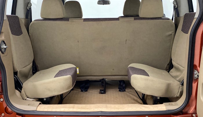 2016 Mahindra TUV300 T8, Diesel, Manual, 80,334 km, Third Seat Row ( optional )
