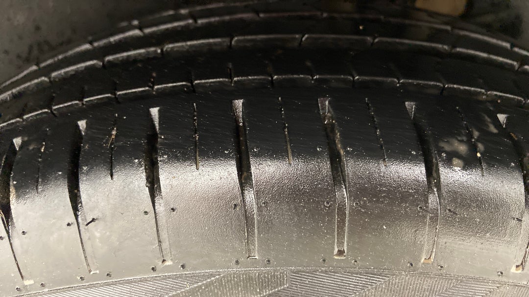 Left Rear Tyre Tread