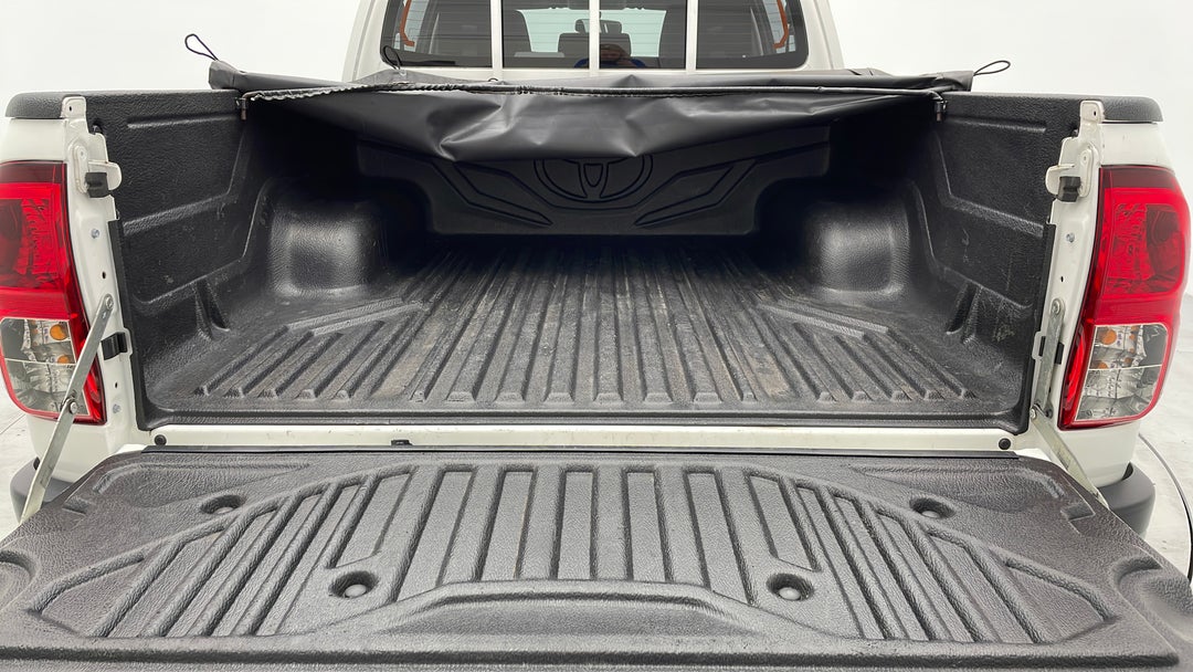 2016 Toyota Hilux Sr (4x4), Automatic, 90408 km, Boot Inside View