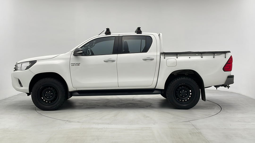 2016 Toyota Hilux Sr (4x4), Automatic, 90408 km, Left Side View