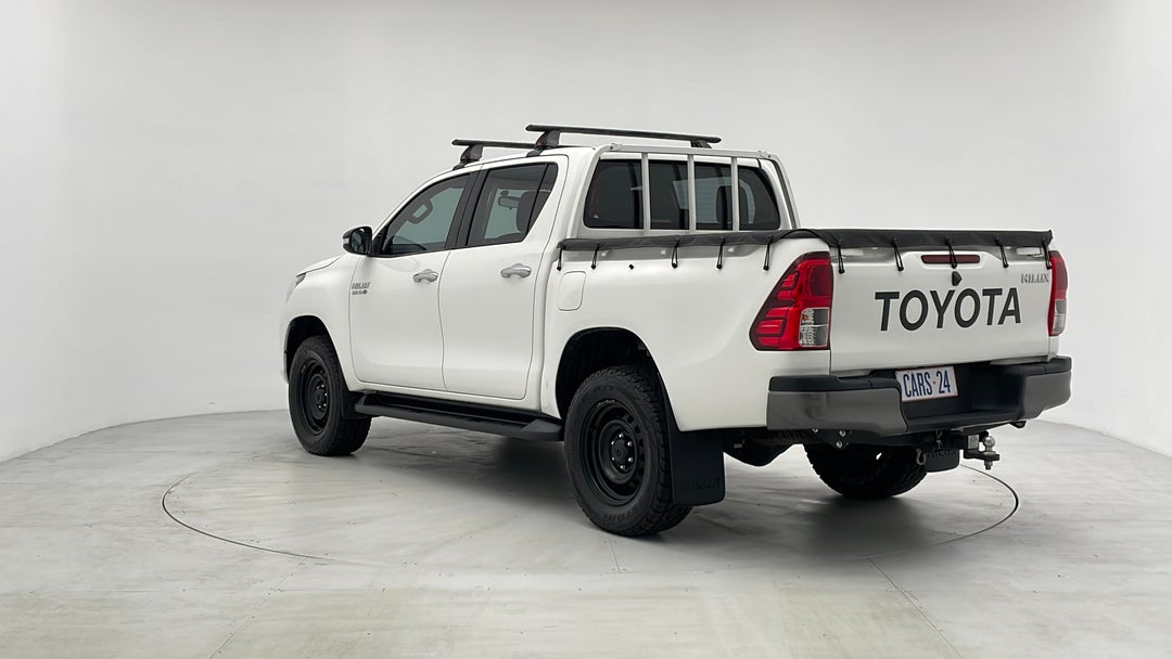 2016 Toyota Hilux Sr (4x4), Automatic, 90408 km, Left Back Diagonal (45- Degree) View