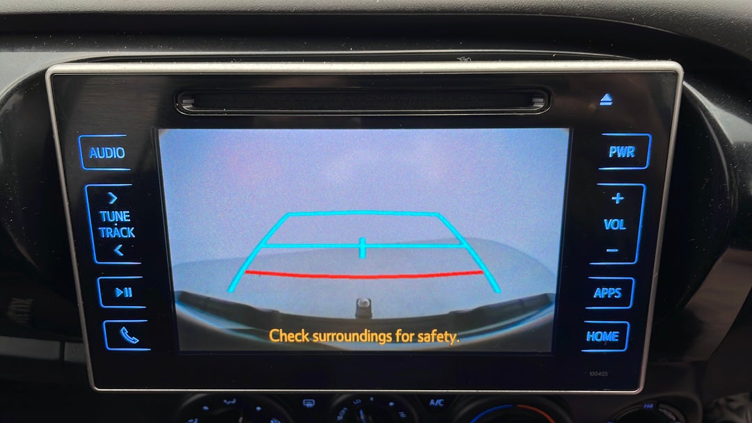 2016 Toyota Hilux Sr (4x4), Automatic, 90408 km, Parking Camera