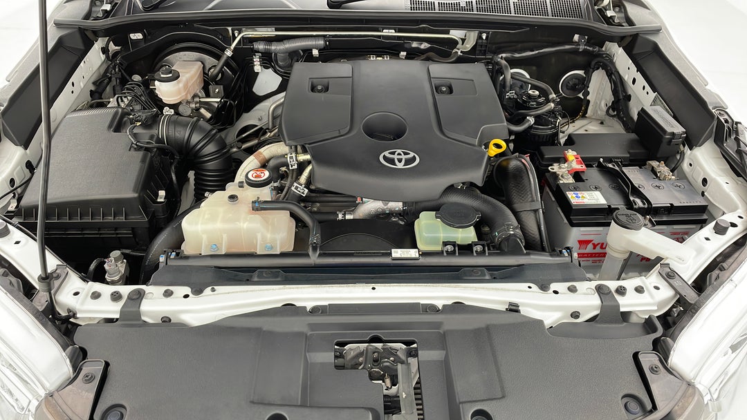 2016 Toyota Hilux Sr (4x4), Automatic, 90408 km, Open Bonnet (Engine)