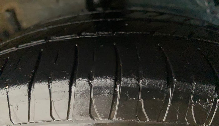 2014 Maruti Celerio VXI CNG, CNG, Manual, 82,011 km, Right Rear Tyre Tread