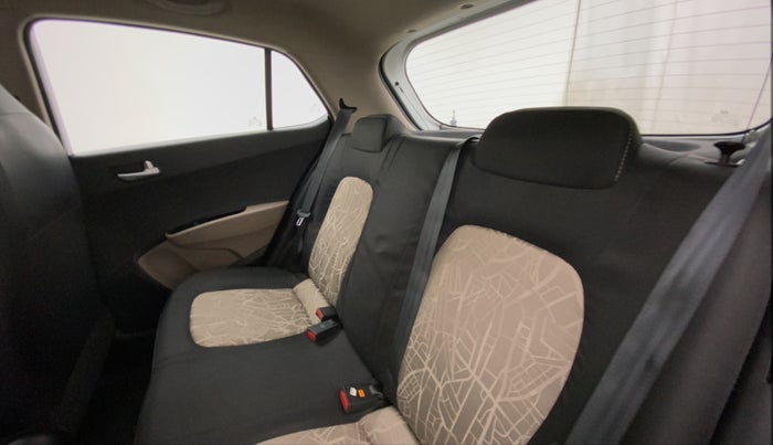2017 Hyundai Grand i10 SPORTZ (O) AT 1.2 KAPPA VTVT, Petrol, Automatic, 23,315 km, Right Side Rear Door Cabin