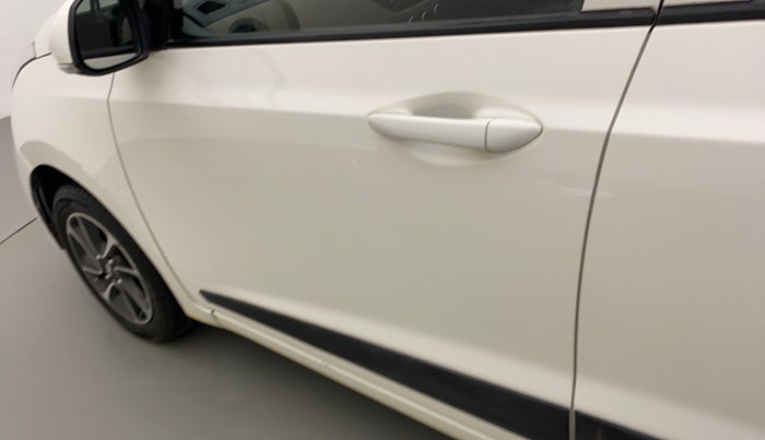 2017 Hyundai Grand i10 SPORTZ (O) AT 1.2 KAPPA VTVT, Petrol, Automatic, 23,315 km, Front passenger door - Minor scratches
