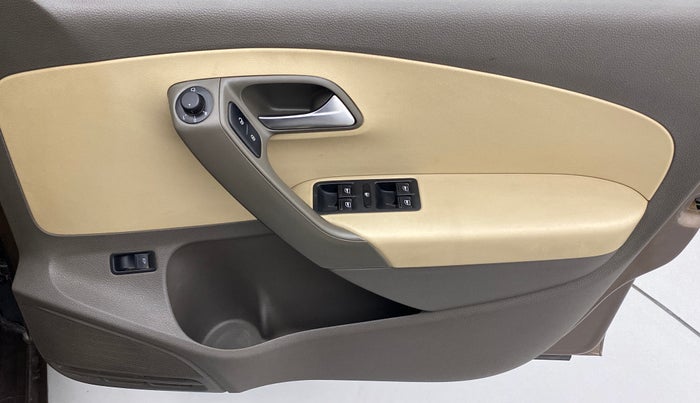 2015 Volkswagen Vento HIGHLINE PETROL, Petrol, Manual, 65,459 km, Driver Side Door Panels Control