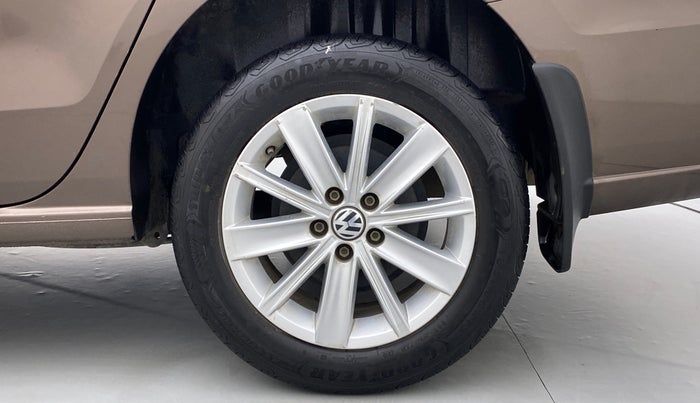 2015 Volkswagen Vento HIGHLINE PETROL, Petrol, Manual, 65,459 km, Left Rear Wheel