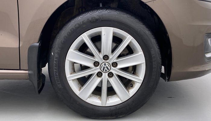 2015 Volkswagen Vento HIGHLINE PETROL, Petrol, Manual, 65,459 km, Right Front Wheel