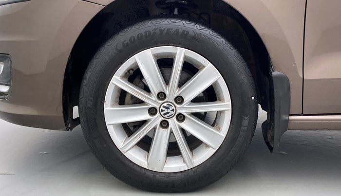 2015 Volkswagen Vento HIGHLINE PETROL, Petrol, Manual, 65,459 km, Left Front Wheel