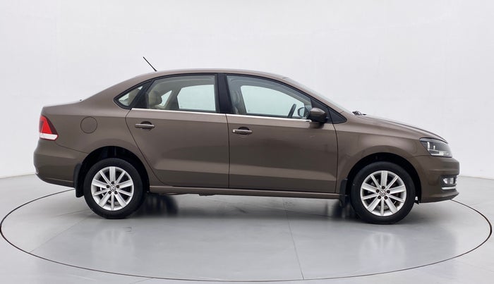 2015 Volkswagen Vento HIGHLINE PETROL, Petrol, Manual, 65,459 km, Right Side View