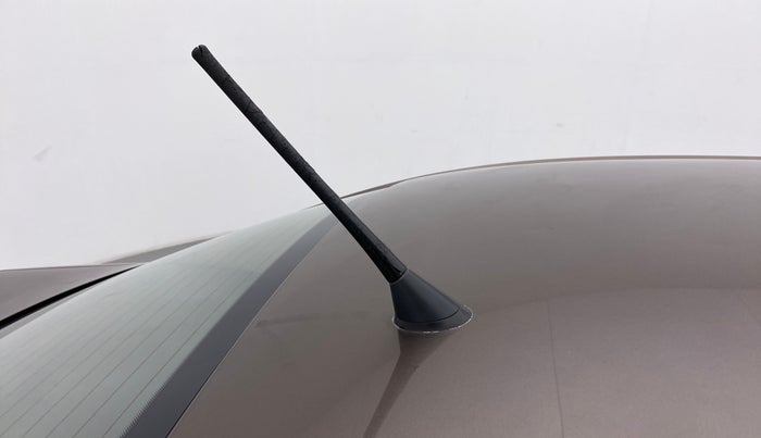 2015 Volkswagen Vento HIGHLINE PETROL, Petrol, Manual, 65,459 km, Roof - Antenna has minor damage