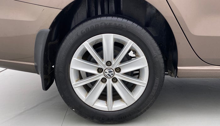 2015 Volkswagen Vento HIGHLINE PETROL, Petrol, Manual, 65,459 km, Right Rear Wheel