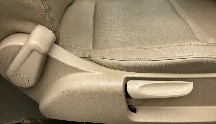2015 Volkswagen Vento HIGHLINE PETROL, Petrol, Manual, 65,459 km, Driver Side Adjustment Panel