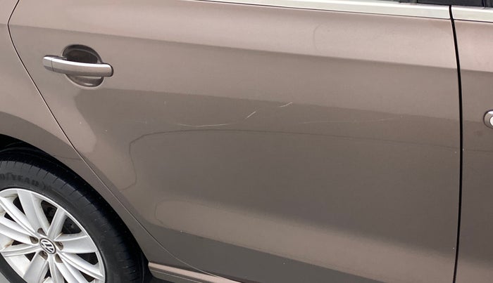 2015 Volkswagen Vento HIGHLINE PETROL, Petrol, Manual, 65,459 km, Right rear door - Minor scratches