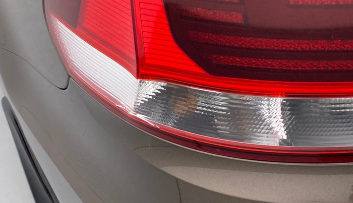 2015 Volkswagen Vento HIGHLINE PETROL, Petrol, Manual, 65,459 km, Left tail light - Minor damage