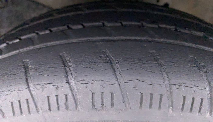 2015 Honda Brio 1.2 S MT I VTEC, Petrol, Manual, 32,867 km, Left Front Tyre Tread