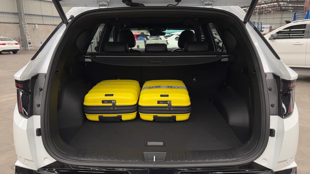 2025 Hyundai Tucson Premium N Line Hybrid (AWD), Automatic, 15318 km, Boot Inside View with Luggage