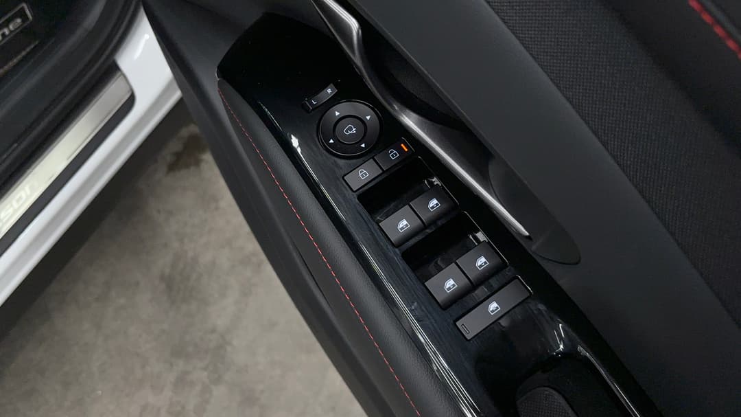 2025 Hyundai Tucson Premium N Line Hybrid (AWD), Automatic, 15318 km, Drivers Side Door Panel Controls